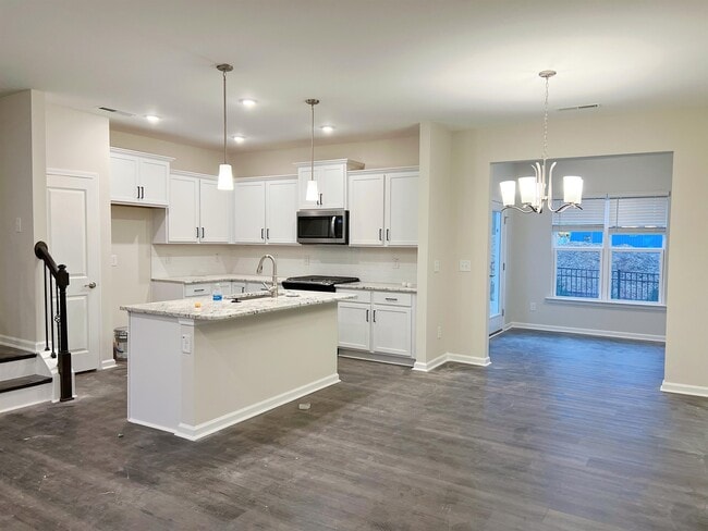 Photo - 1106 Crater Lake Way