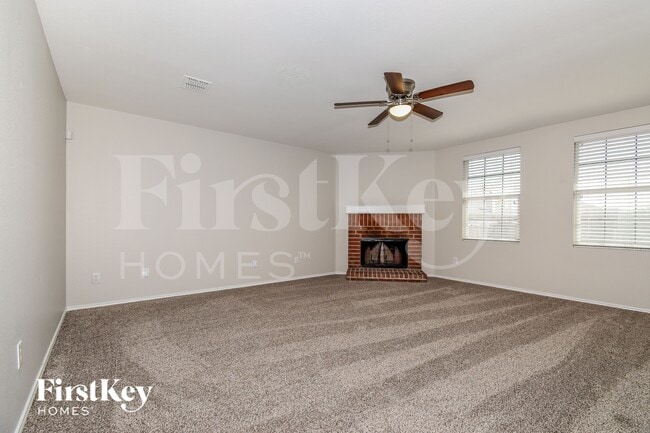 Photo - 609 Rosemary Dr