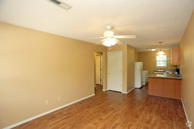 2BR - 750SF - Living Area