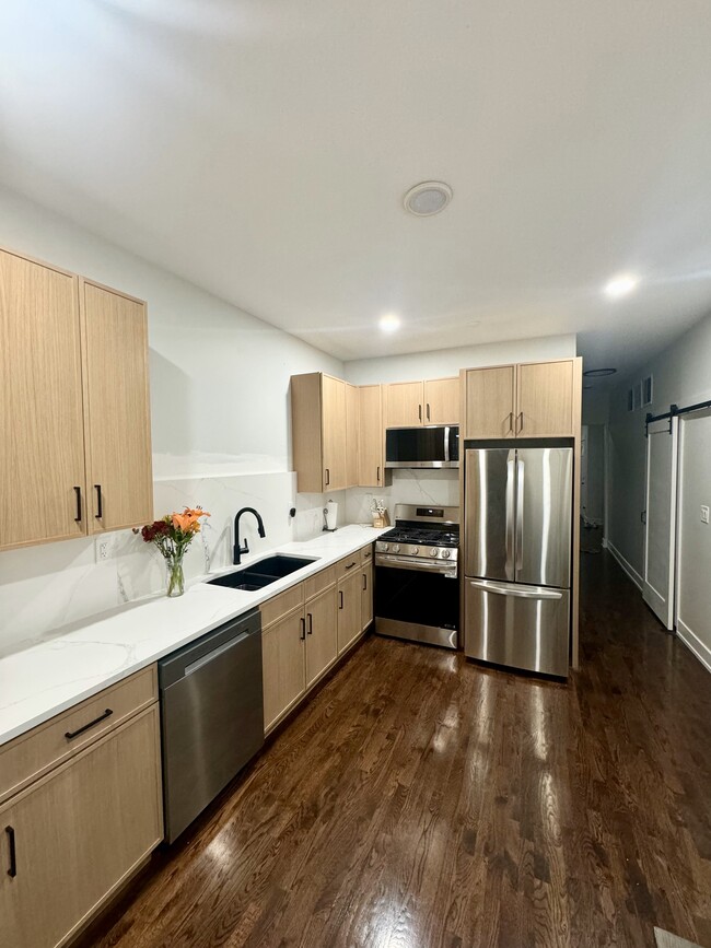 Kitchen - 2734 W Francis Pl Apartments Unit 2