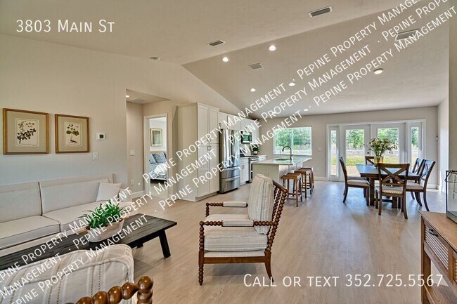 Photo - 3803 Main St