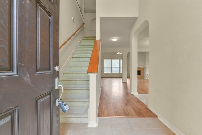 Photo - 1120 Lasso Ct