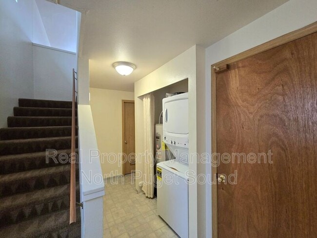 Photo - 8326 Henning Dr