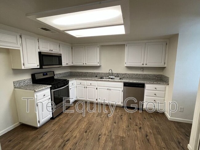 Photo - 4052 W Meadow Ave
