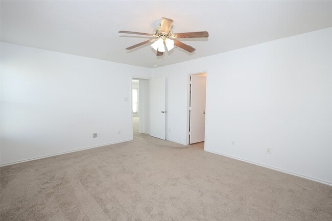 Photo - 142 Thunder Basin Dr