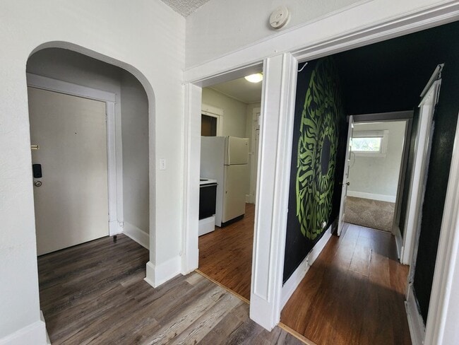 415 E 1st Ave Unit 2