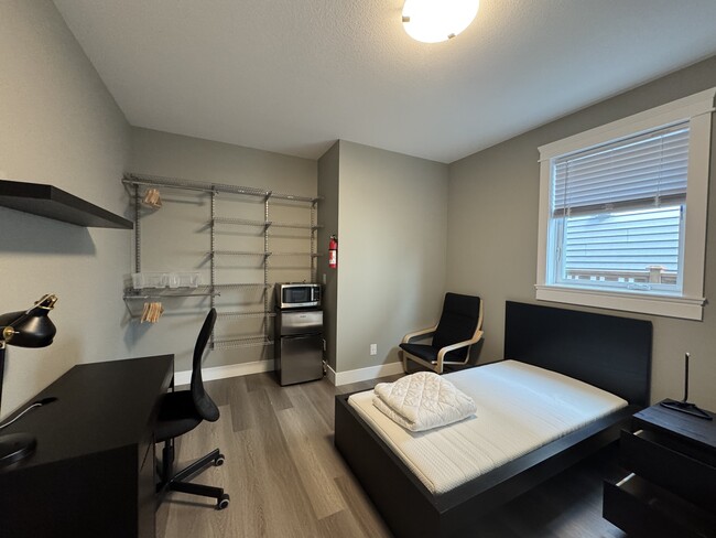 Photo - 643 Lambert Ave Unité 2