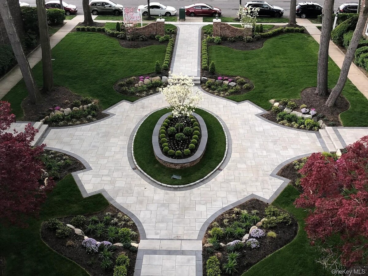 Photo - 180 Hilton Ave