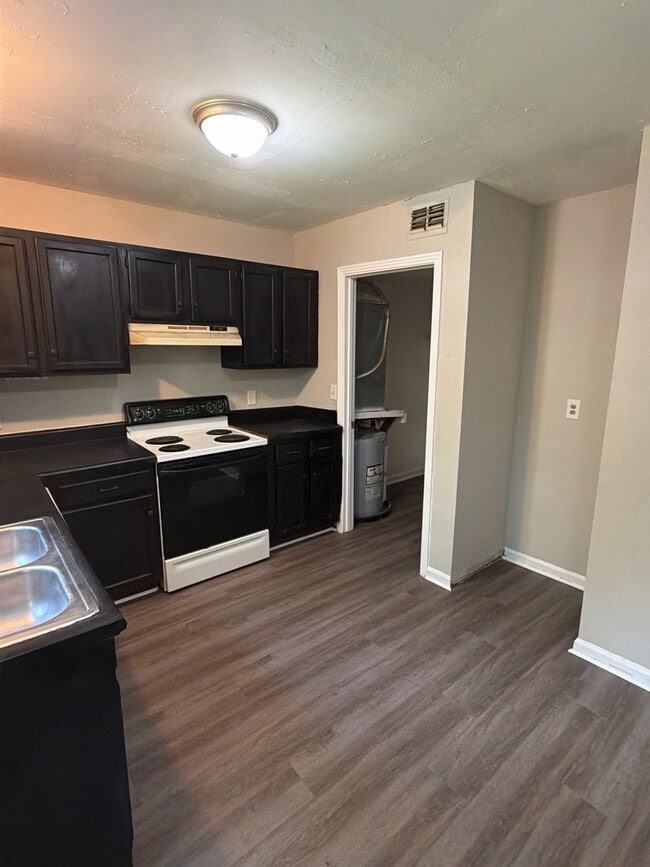 807 Holder Ct