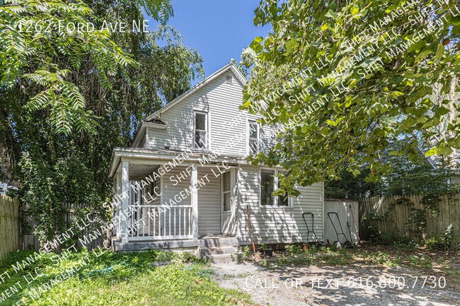 Photo - 1262 Ford Ave NE