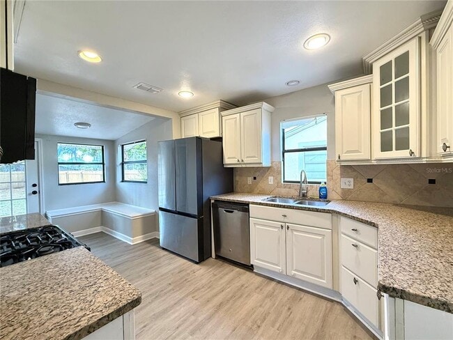 Photo - 5530 Crissman Dr N