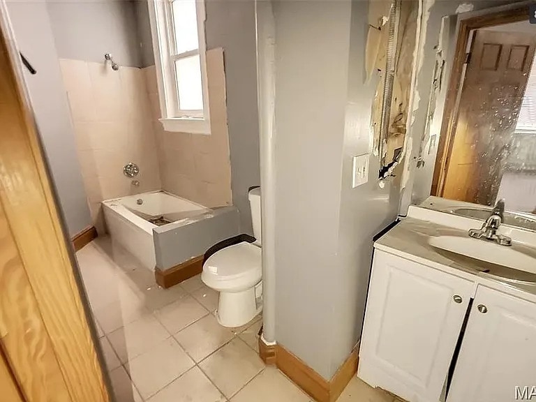 Photo - 2648 California Ave