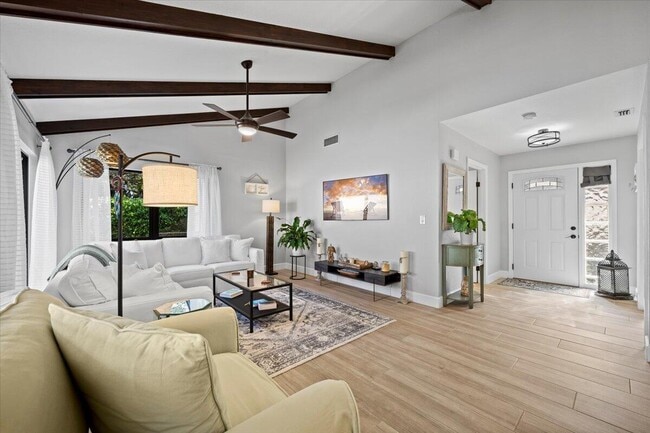 Photo - 4 Ironwood Way N