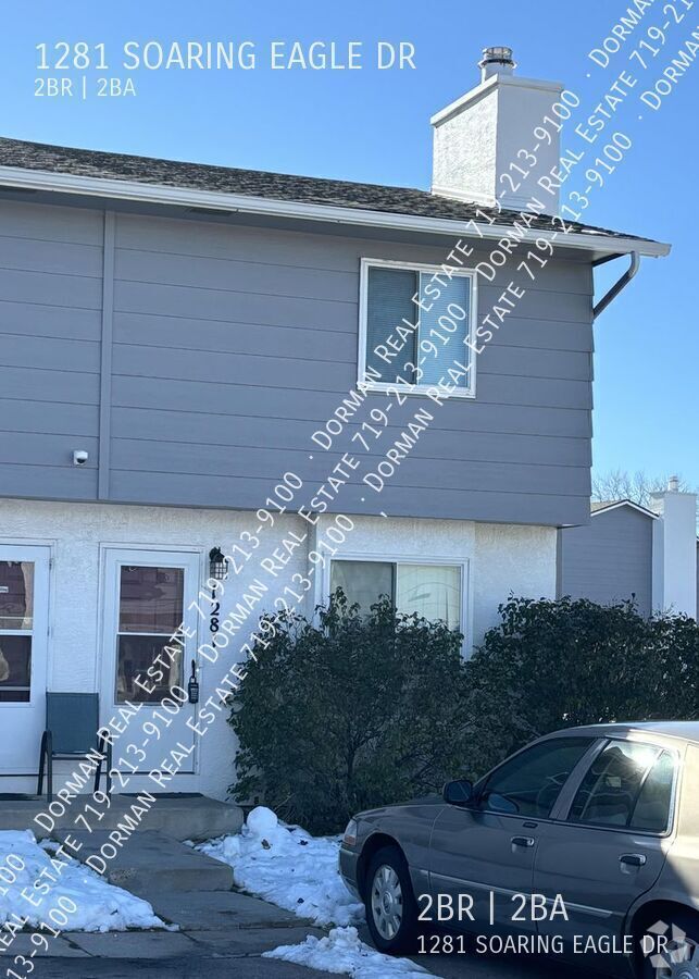 Building Photo - Two story townhome, easy access to Powers