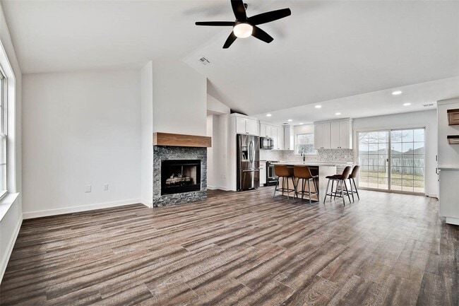 Photo - 902 SW Hopi Cir