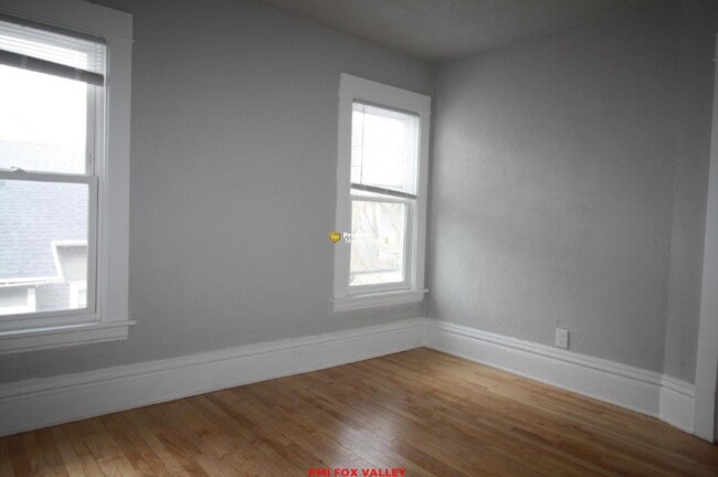 Photo - Large refurbished 3 Bedroom Upper Unit UPPER