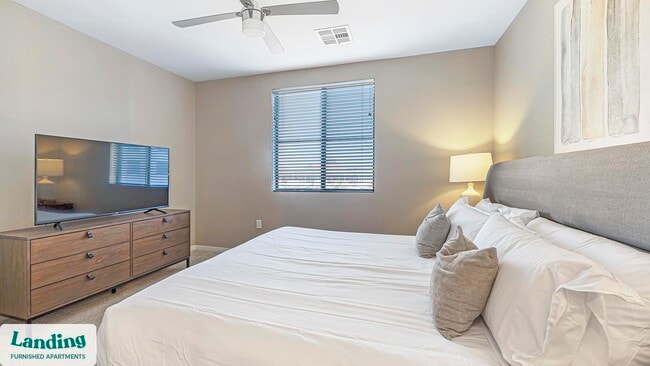 Photo - 402 W Lincoln St Unidad 348