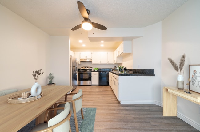 Photo - 631 Blackshaw Ln