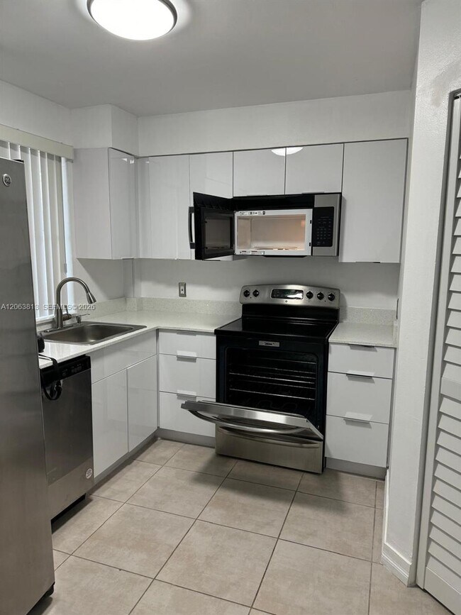 6135 NW 186th St Unit 312