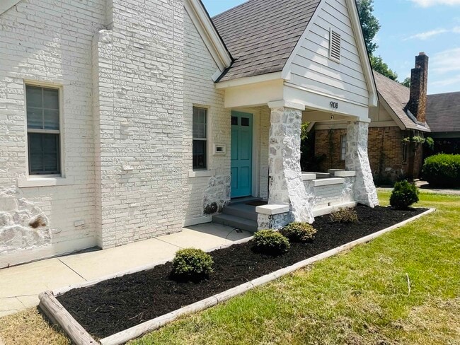 Photo - 908 Maury St