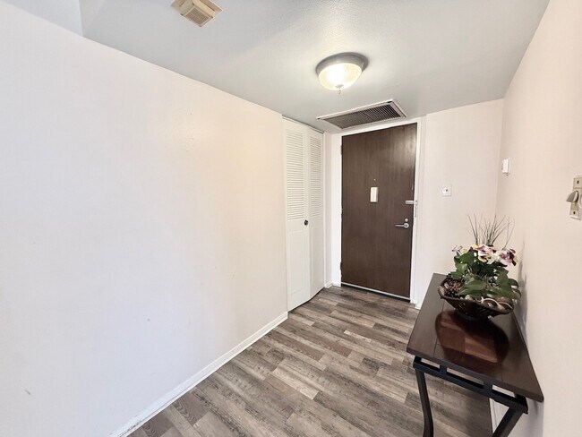 Photo - 2016 Main St Unit 1202