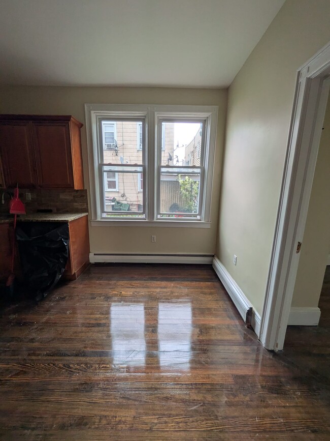 Photo - 150 W 20th St Unit 2