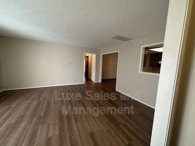 Photo - 8304 NW 8th St