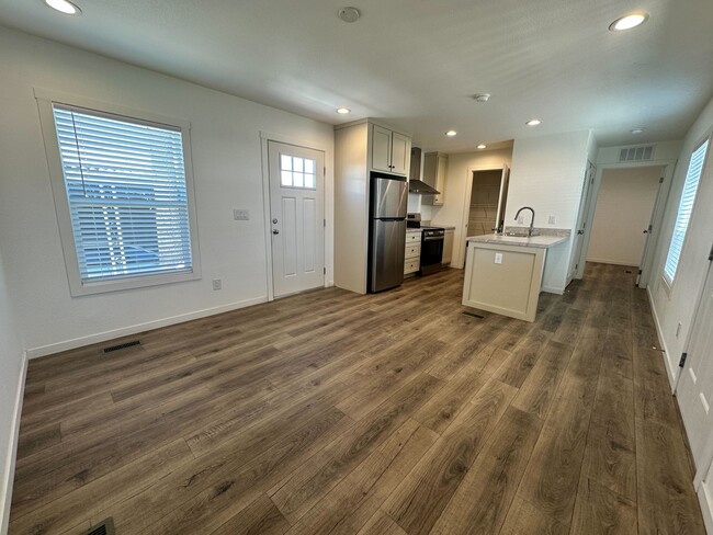 Photo - 2060 N Center St