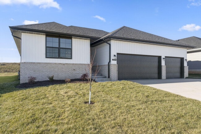 Photo - 2015 South St