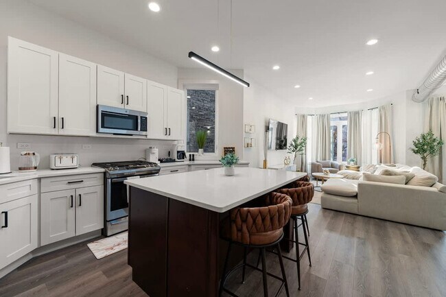 Photo - 1543 N Claremont Ave Unidad ID1244945P