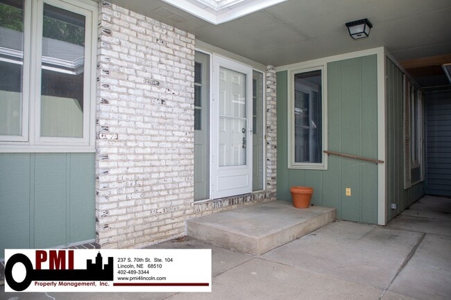 Photo - 4 Bedroom, 3 bathroom Duplex for rent