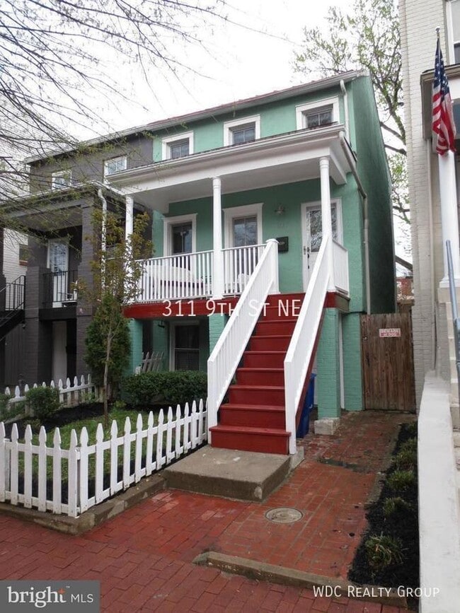 Photo - 311 9th St NE