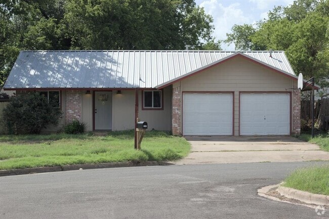 Building Photo - 5204 Village Trail Rental