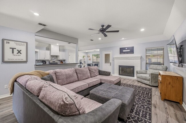 Photo - Beautiful large 3 bedroom home