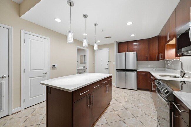 Photo - 157 Fleet St Unidad 211