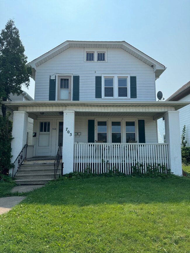 Building Photo - 703 Chicago St Unit 703 Chicago St LOWER