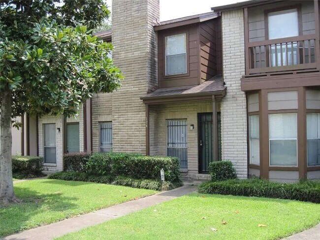 Building Photo - 12300 Brookglade Cir Unit 125