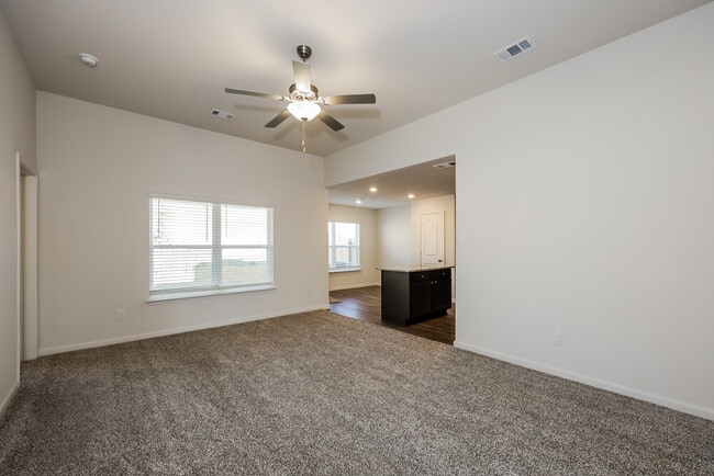 Photo - 1313 Redpine Dr