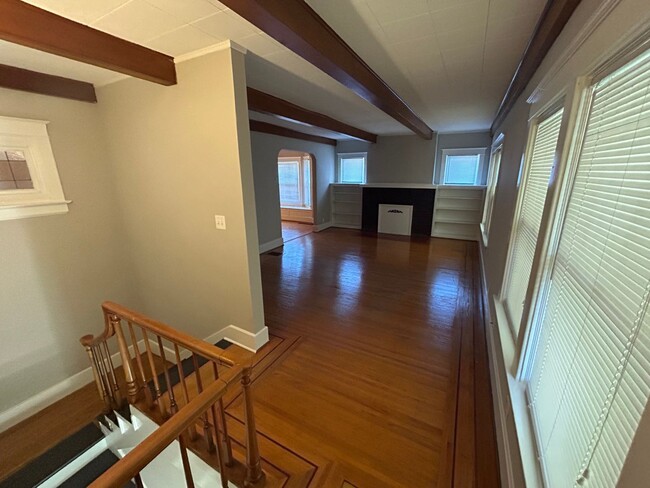 Building Photo - 1229 Eastern Pkwy Unit 1 Rental