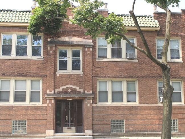 Building Photo - 2454 N Kilpatrick Ave Unit 1A Rental