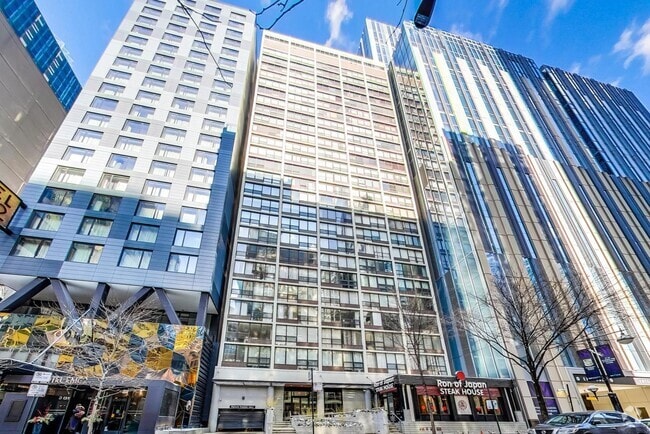 Building Photo - 230 E Ontario St Unit 1503 Rental