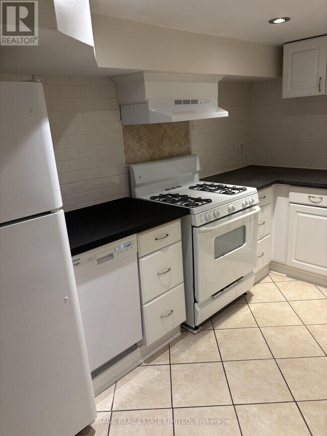 Photo - 417 Crawford St