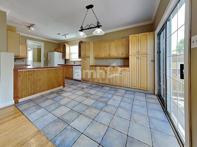 Photo - 4317 Aylesbury Dr