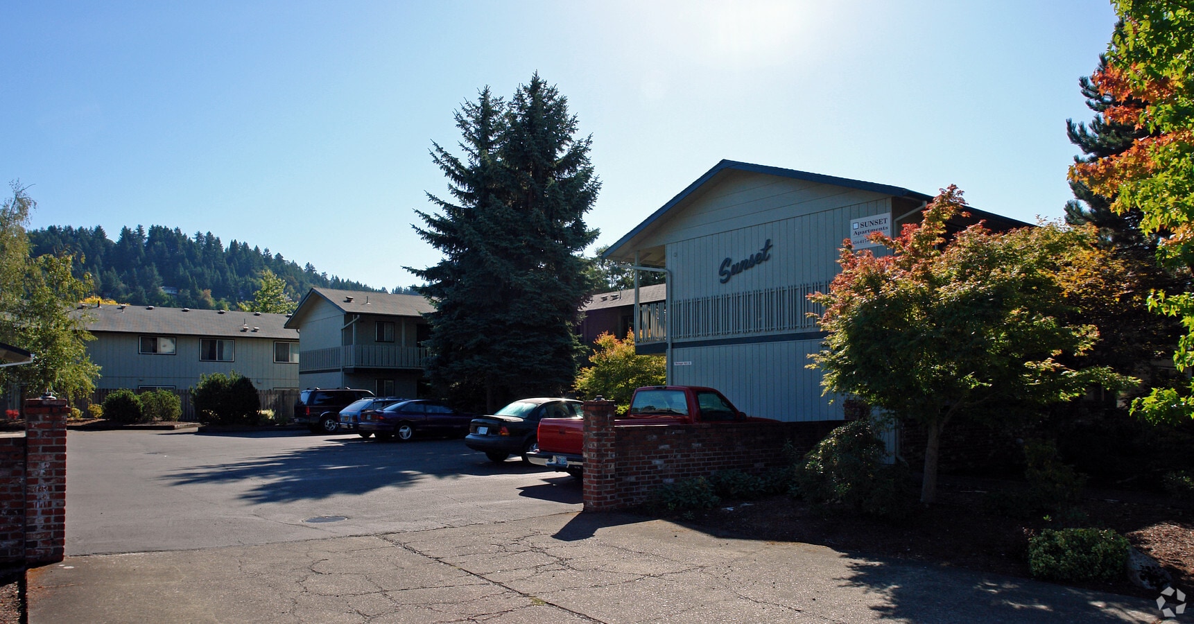Sunset Apartments - Sunset Apartments