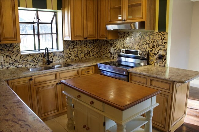 Photo - 233 Meadows Dr