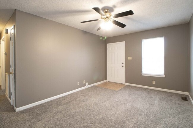 Photo - 924 Van Buren Ave