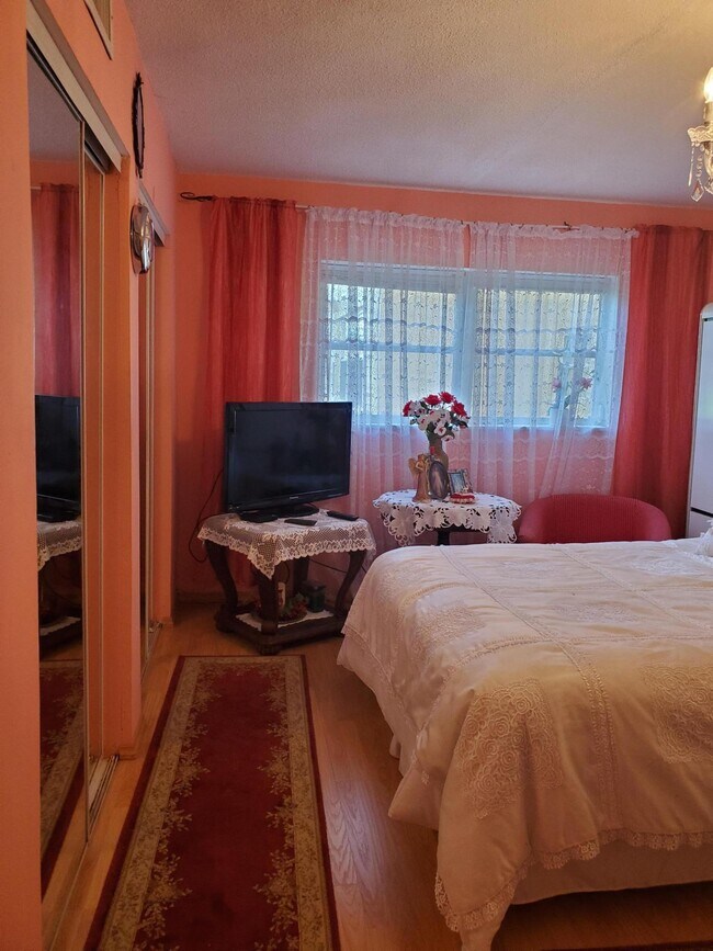 Photo - 2400 NE 1st Ln Unit 206