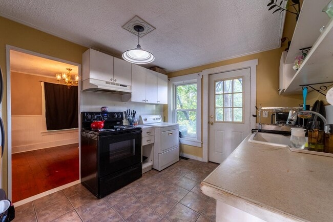 Photo - 66 Lyford St