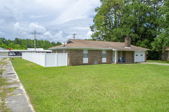 Photo - 738 Carondelay Dr