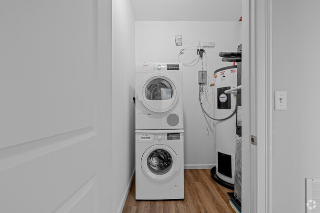 1BR, 1BA - 746SF - Laundry - Bridge Street Commons